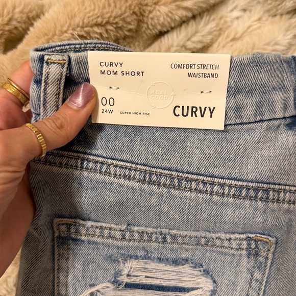 Trendy Ripped Denim Jean Shorts - Picture 3 of 3